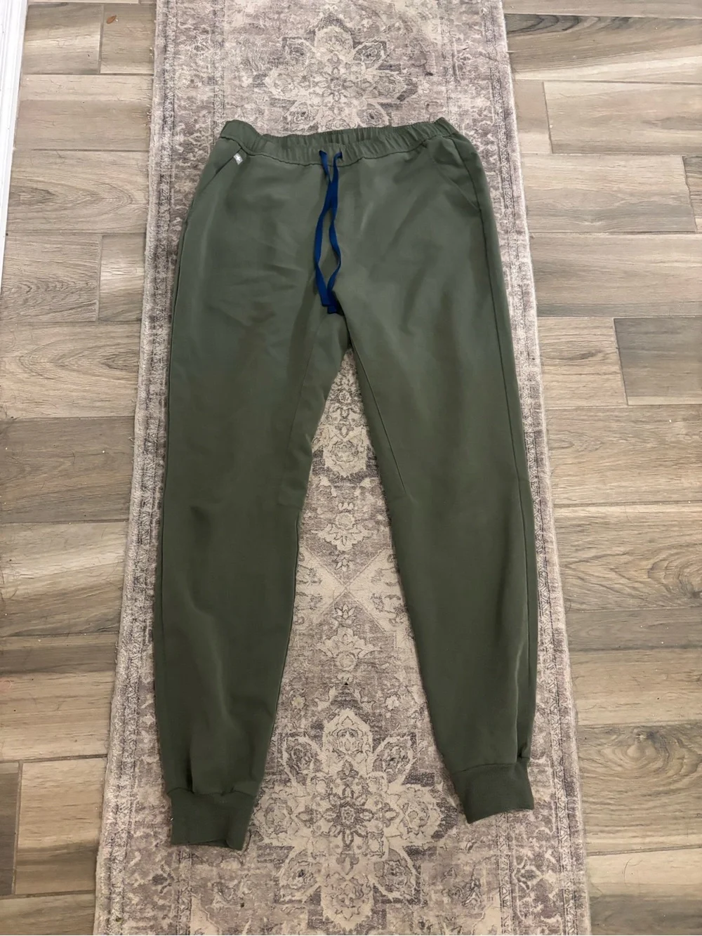Figs Tansen Jogger Scrub Pants Medium Short Mens green